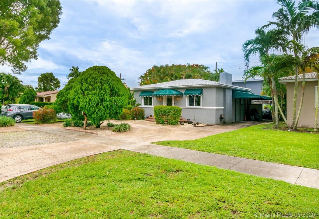 Recently Sold: $439,900 (3 beds, 2 baths, 1062 Square Feet)