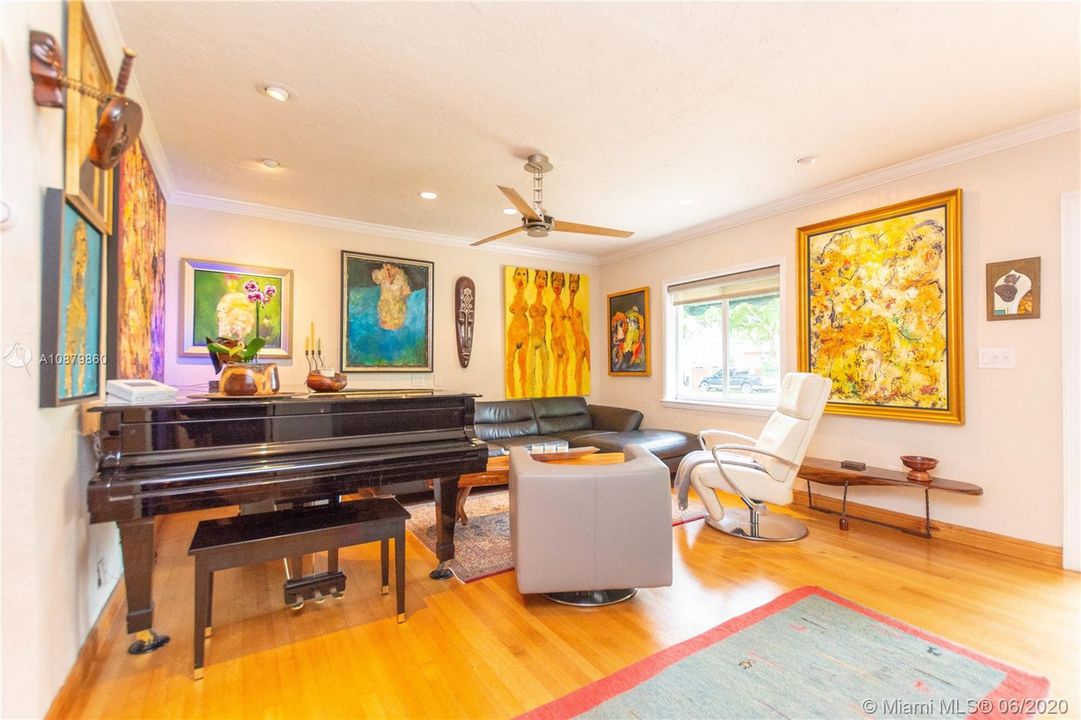 Recently Sold: $439,900 (3 beds, 2 baths, 1062 Square Feet)