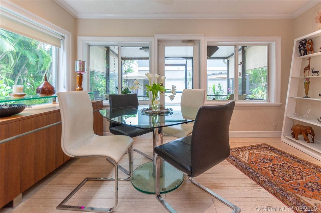 Recently Sold: $439,900 (3 beds, 2 baths, 1062 Square Feet)