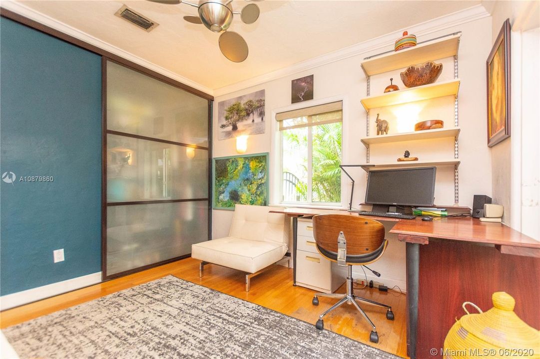 Recently Sold: $439,900 (3 beds, 2 baths, 1062 Square Feet)