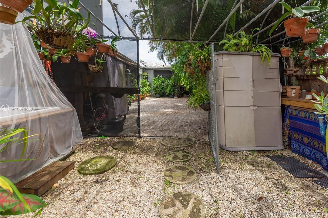 Recently Sold: $439,900 (3 beds, 2 baths, 1062 Square Feet)