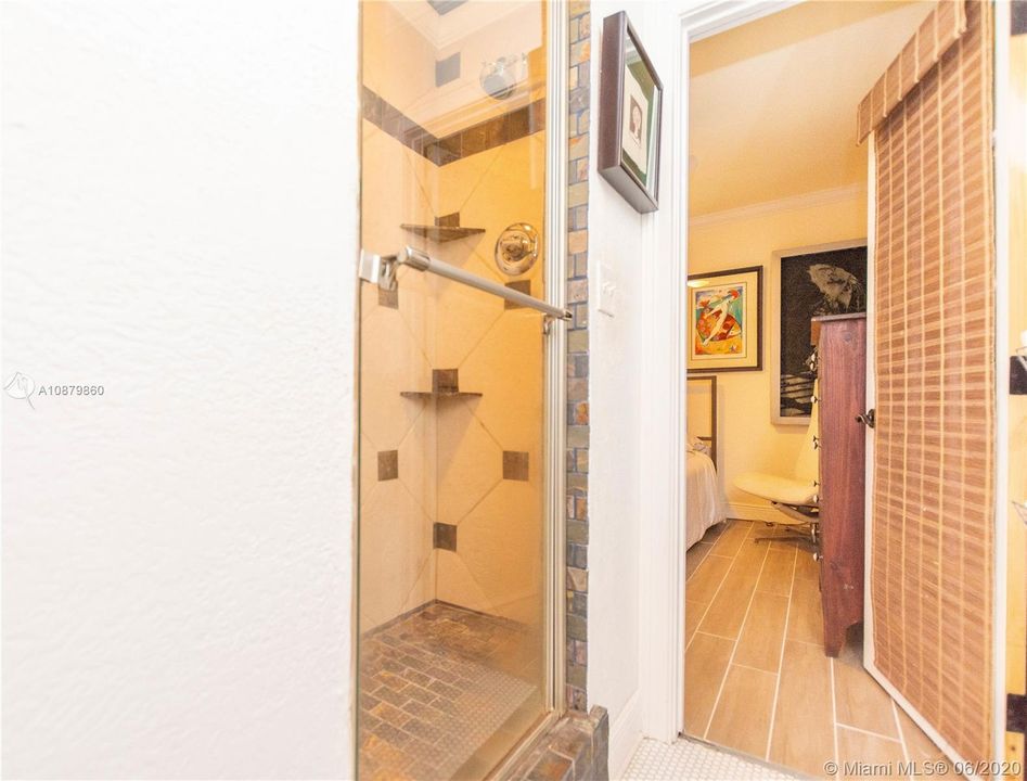 Recently Sold: $439,900 (3 beds, 2 baths, 1062 Square Feet)