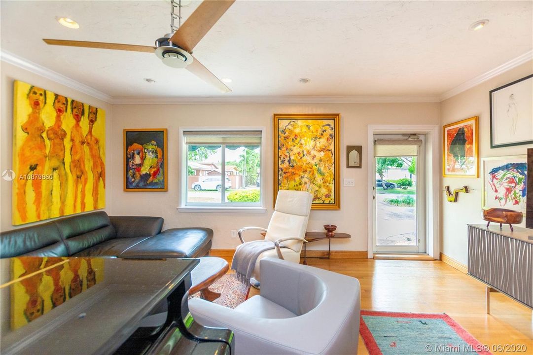 Recently Sold: $439,900 (3 beds, 2 baths, 1062 Square Feet)