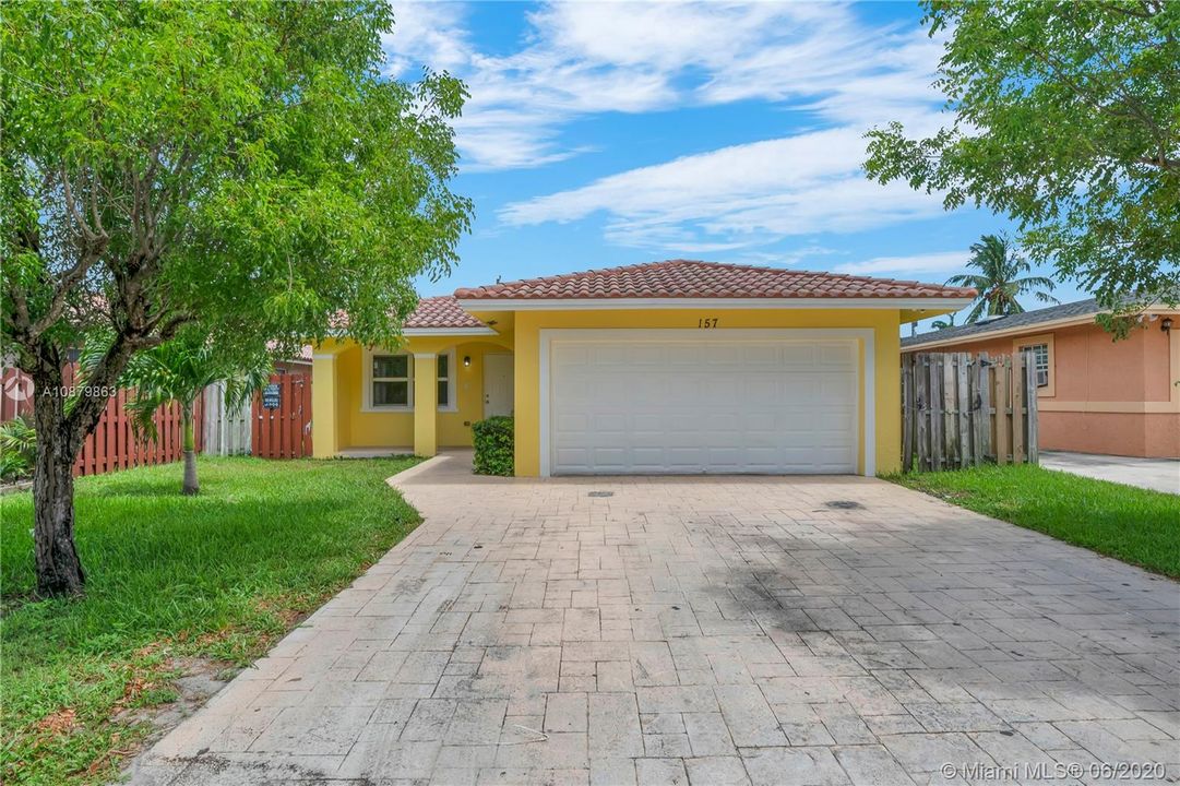 Vendido Recientemente: $315,000 (5 camas, 2 baños, 1952 Pies cuadrados)