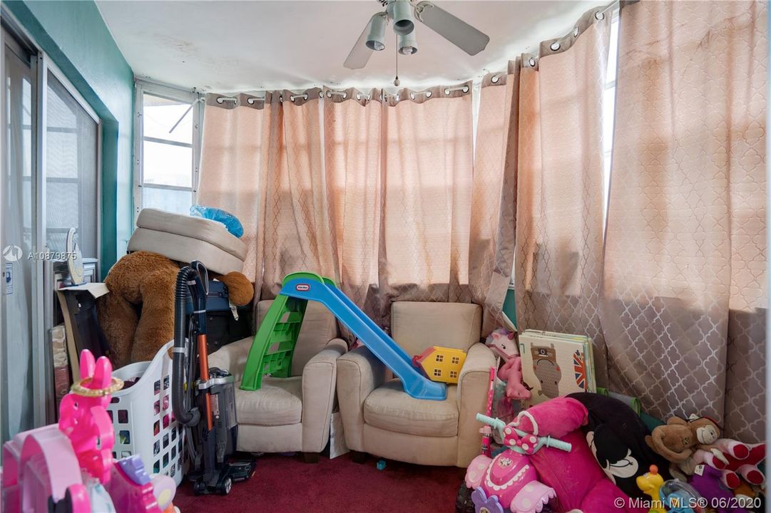 Recently Sold: $125,000 (2 beds, 1 baths, 860 Square Feet)