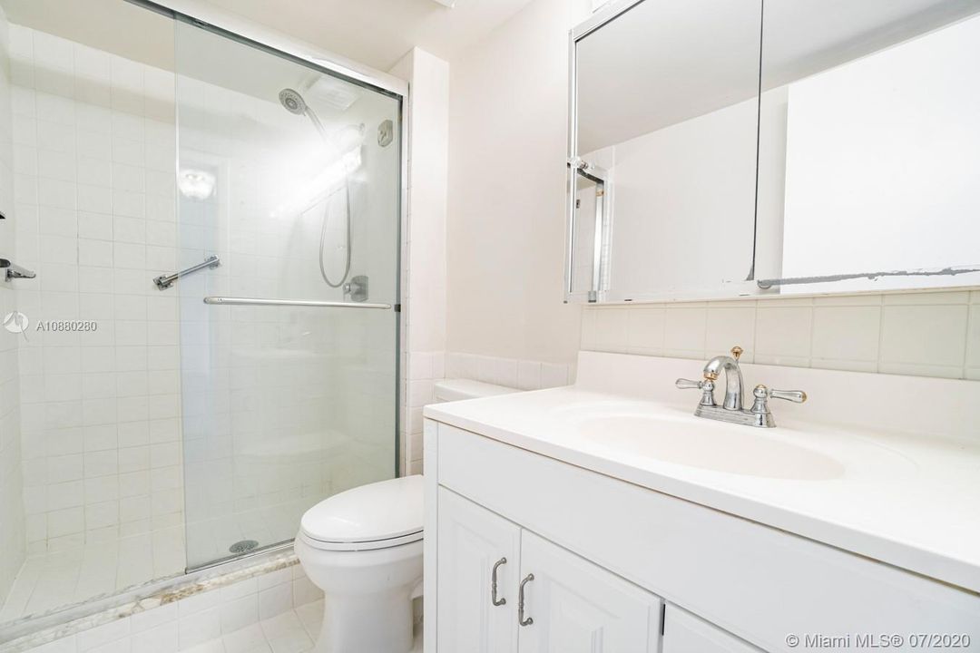 Vendido Recientemente: $309,900 (2 camas, 2 baños, 1290 Pies cuadrados)