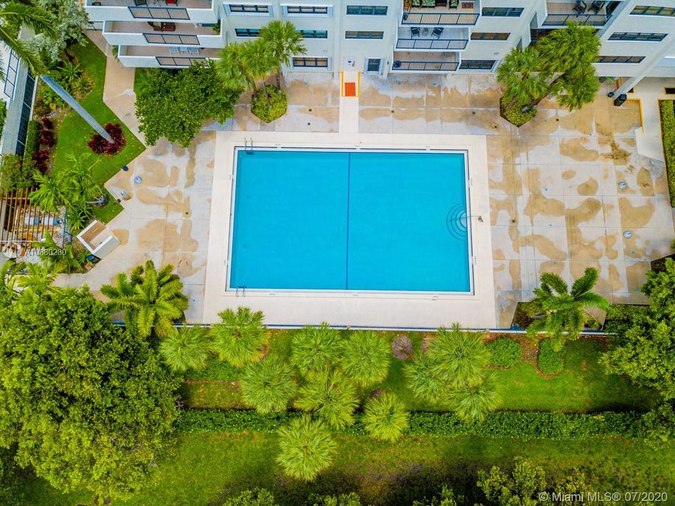Vendido Recientemente: $309,900 (2 camas, 2 baños, 1290 Pies cuadrados)