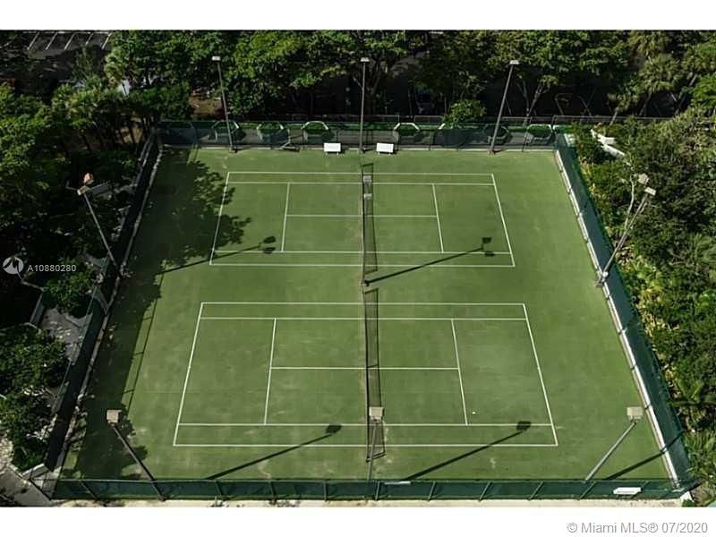 Vendido Recientemente: $309,900 (2 camas, 2 baños, 1290 Pies cuadrados)