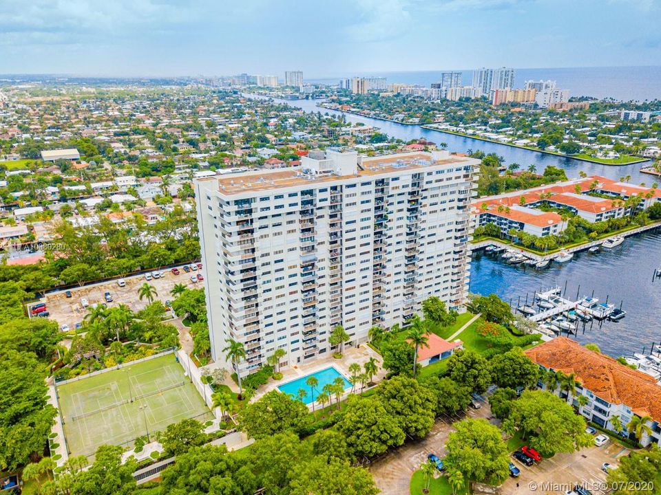 Vendido Recientemente: $309,900 (2 camas, 2 baños, 1290 Pies cuadrados)