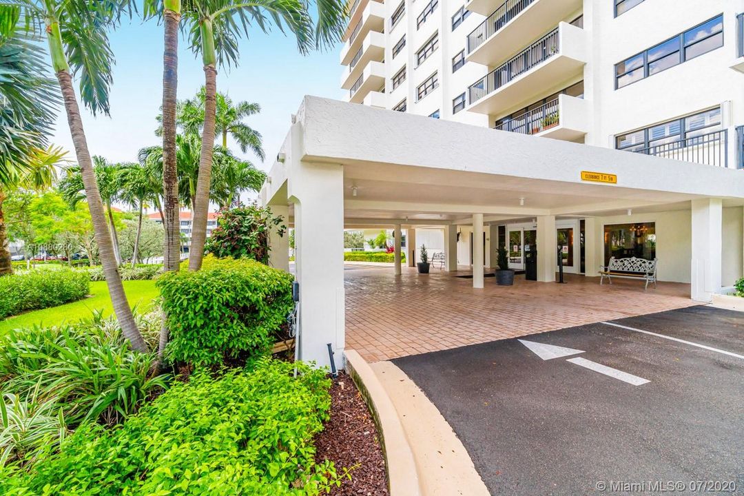 Vendido Recientemente: $309,900 (2 camas, 2 baños, 1290 Pies cuadrados)