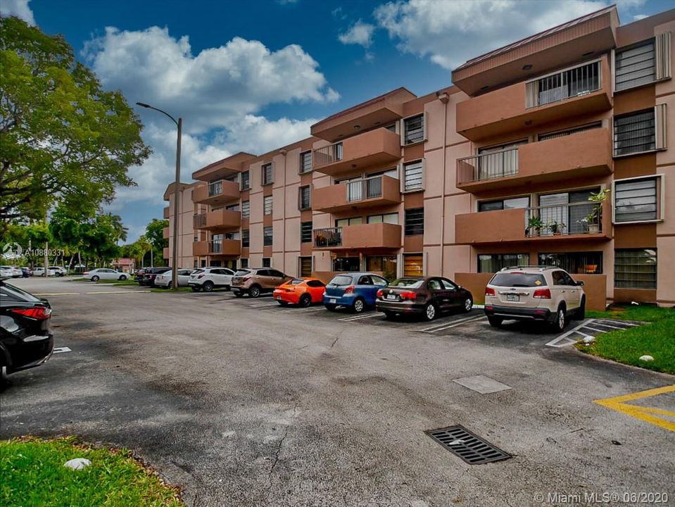 Недавно продано: $169,000 (2 спален, 2 ванн, 1170 Квадратных фут)