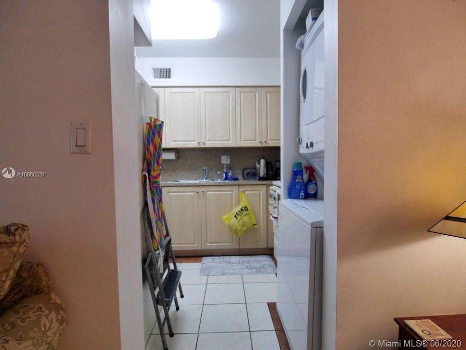 Недавно продано: $169,000 (2 спален, 2 ванн, 1170 Квадратных фут)