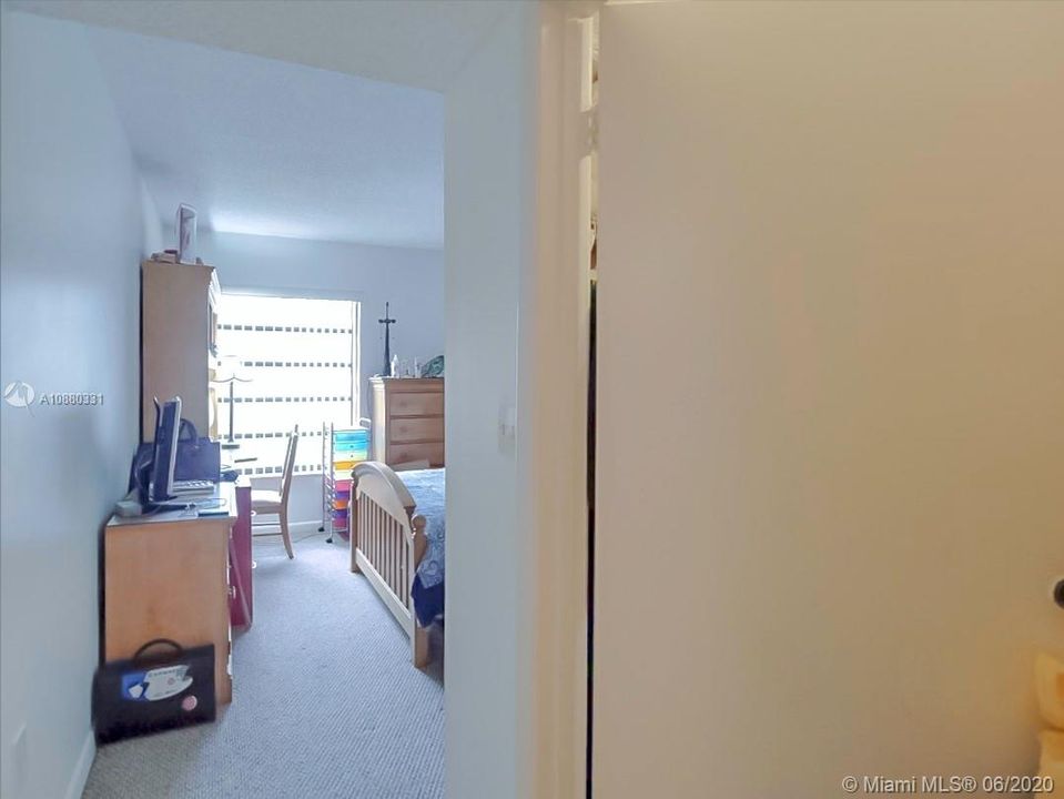 Недавно продано: $169,000 (2 спален, 2 ванн, 1170 Квадратных фут)