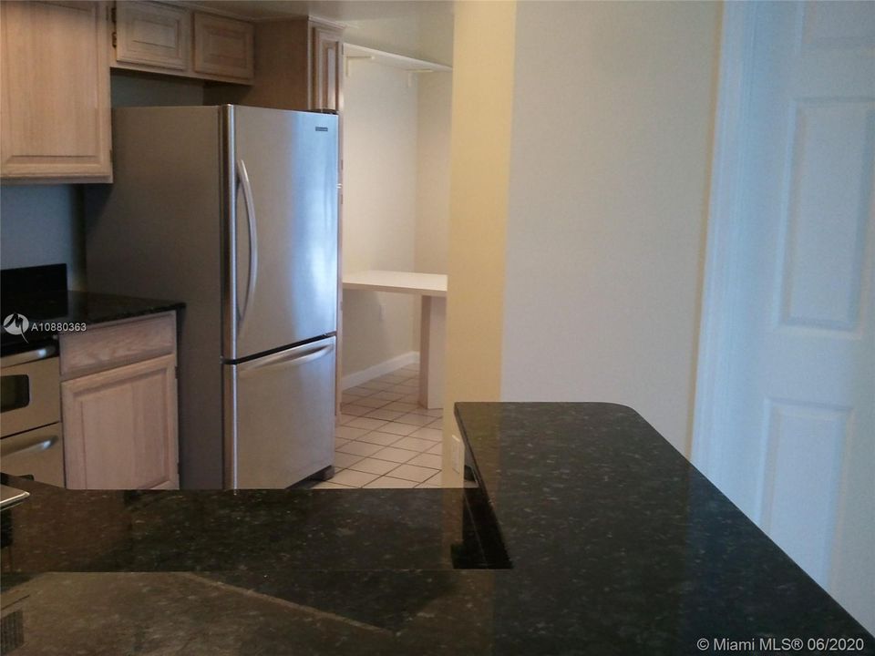 Recientemente alquilado: $2,025 (2 camas, 2 baños, 910 Pies cuadrados)