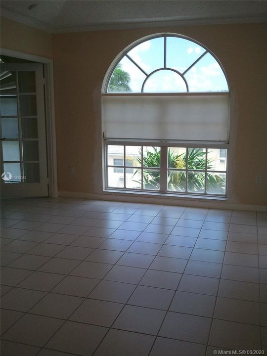 Recientemente alquilado: $2,025 (2 camas, 2 baños, 910 Pies cuadrados)