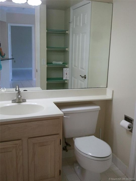 Recientemente alquilado: $2,025 (2 camas, 2 baños, 910 Pies cuadrados)