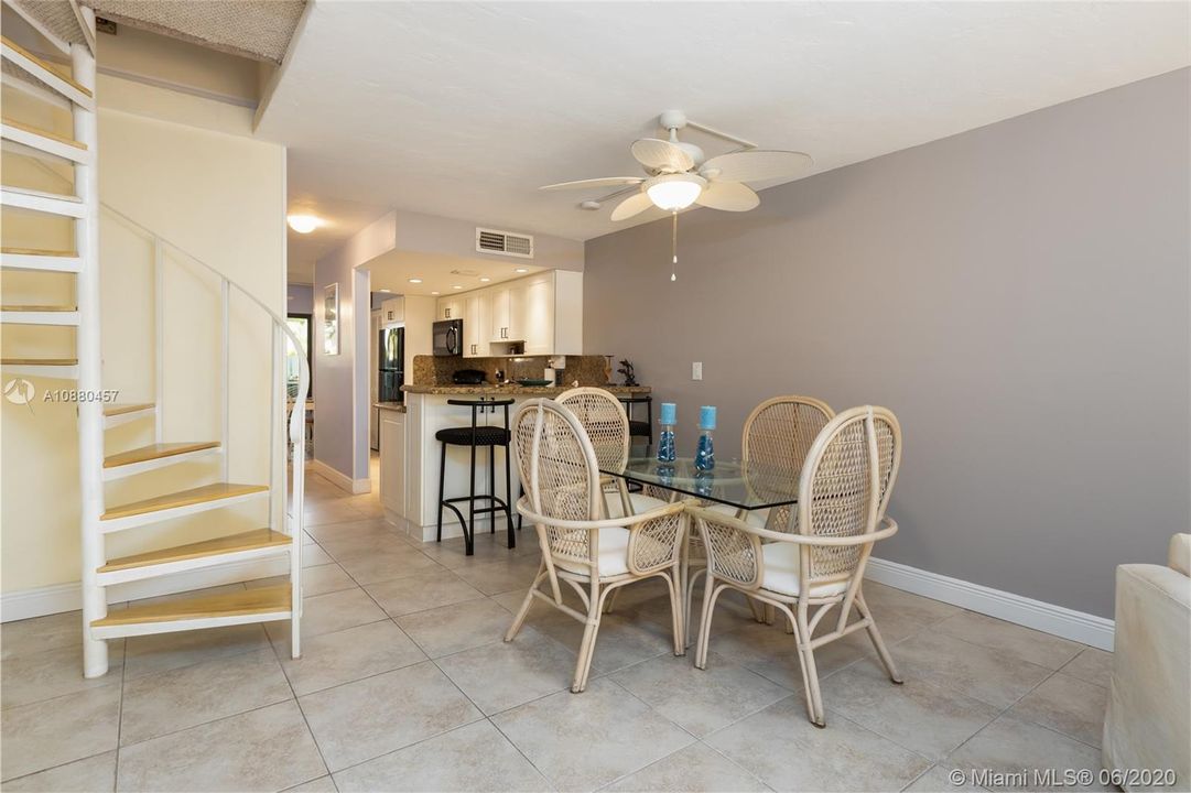 Recently Sold: $399,000 (2 beds, 2 baths, 1388 Square Feet)