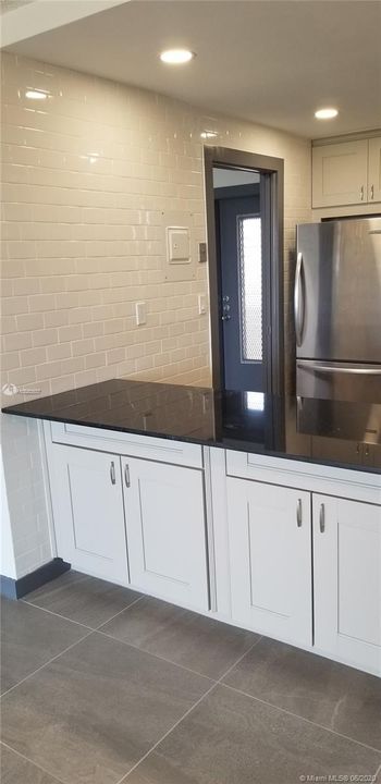 Recently Sold: $74,995 (1 beds, 1 baths, 800 Square Feet)