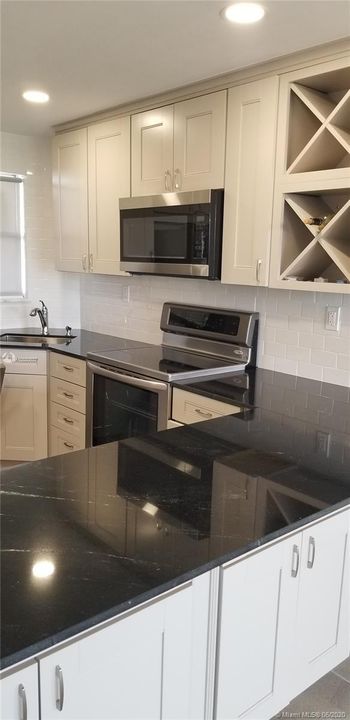 Recently Sold: $74,995 (1 beds, 1 baths, 800 Square Feet)