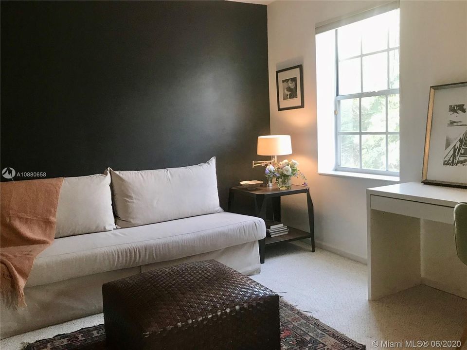 Recently Sold: $320,000 (4 beds, 3 baths, 2556 Square Feet)