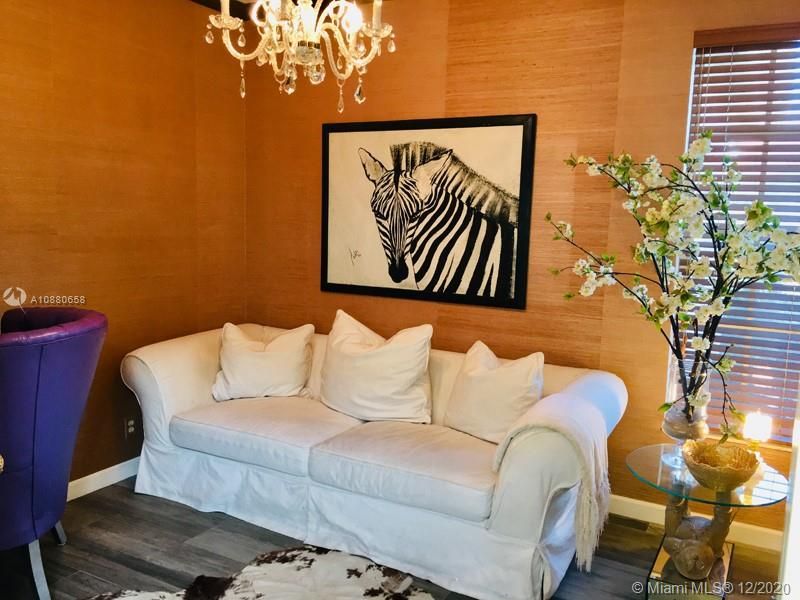 Recently Sold: $320,000 (4 beds, 3 baths, 2556 Square Feet)