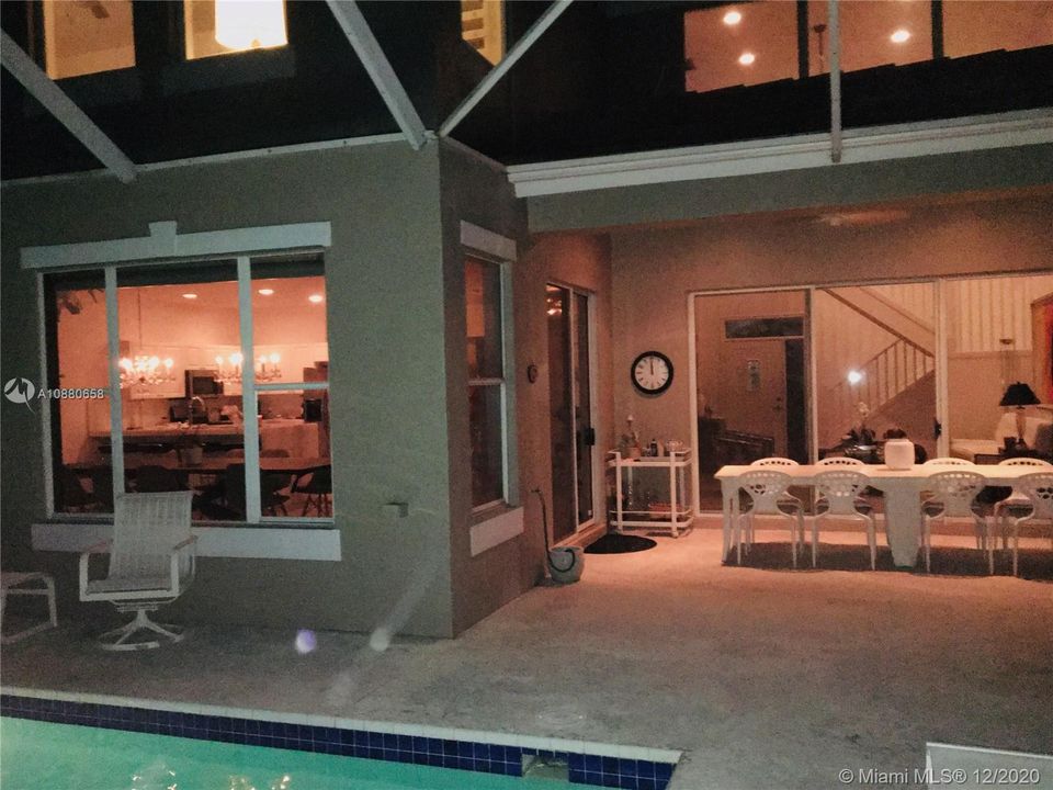 Recently Sold: $320,000 (4 beds, 3 baths, 2556 Square Feet)