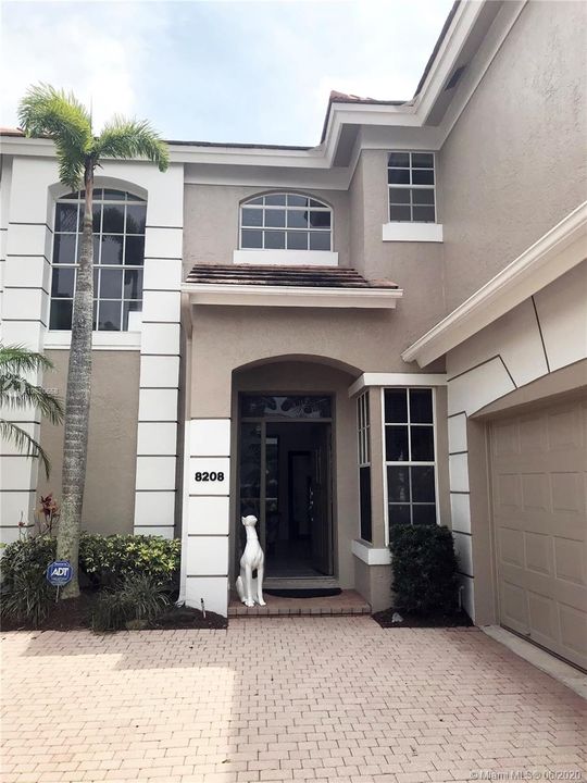 Recently Sold: $320,000 (4 beds, 3 baths, 2556 Square Feet)