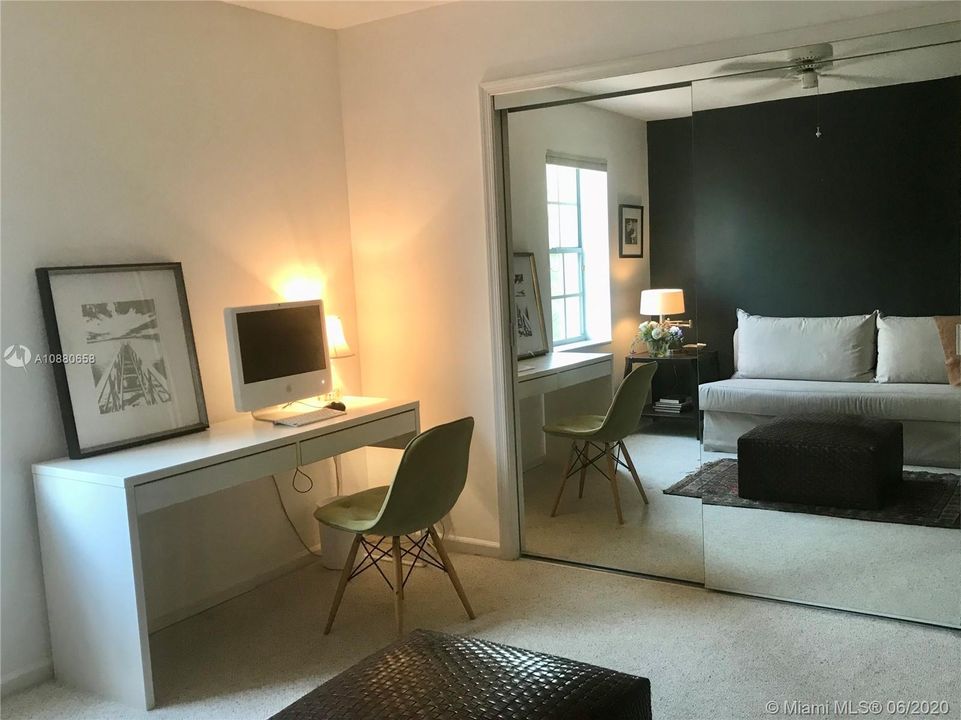 Recently Sold: $320,000 (4 beds, 3 baths, 2556 Square Feet)