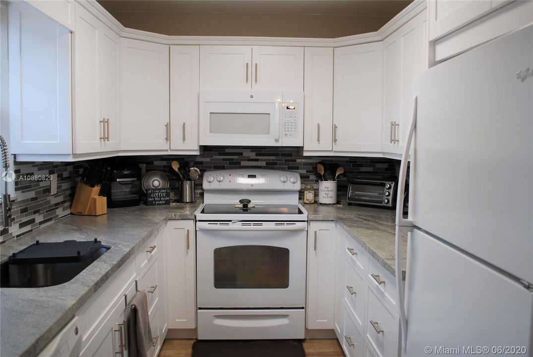 Vendido Recientemente: $309,900 (3 camas, 2 baños, 1488 Pies cuadrados)