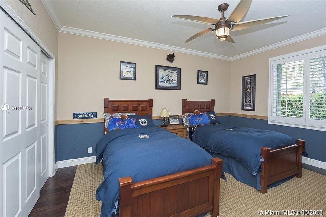Recently Rented: $6,400 (5 beds, 3 baths, 3398 Square Feet)