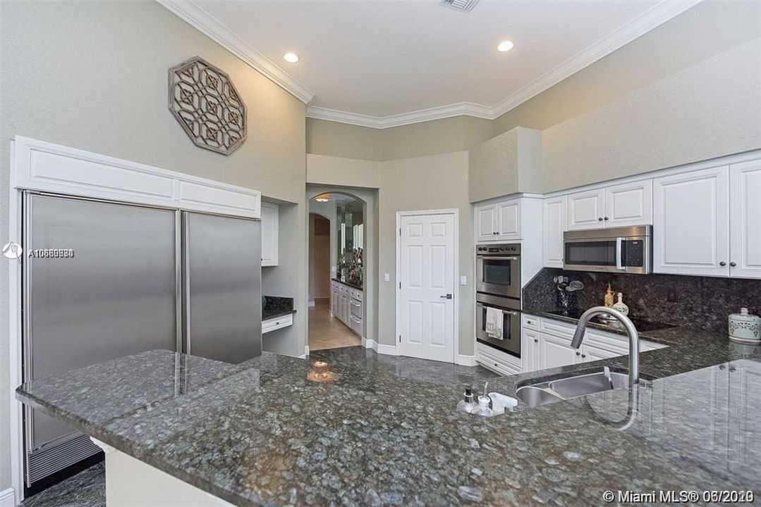 Recently Rented: $6,400 (5 beds, 3 baths, 3398 Square Feet)