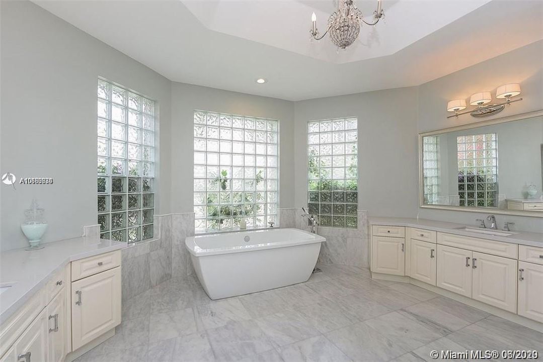 Recently Rented: $6,400 (5 beds, 3 baths, 3398 Square Feet)