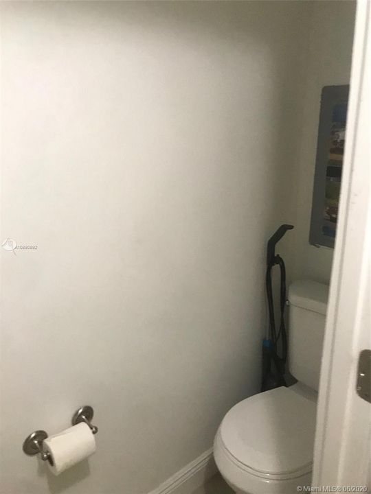 Vendido Recientemente: $165,000 (3 camas, 2 baños, 1690 Pies cuadrados)