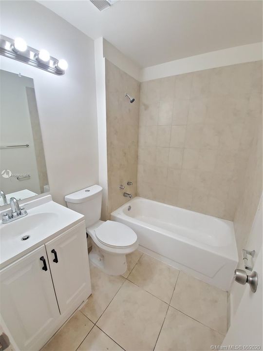 Недавно арендовано: $1,400 (2 спален, 2 ванн, 807 Квадратных фут)