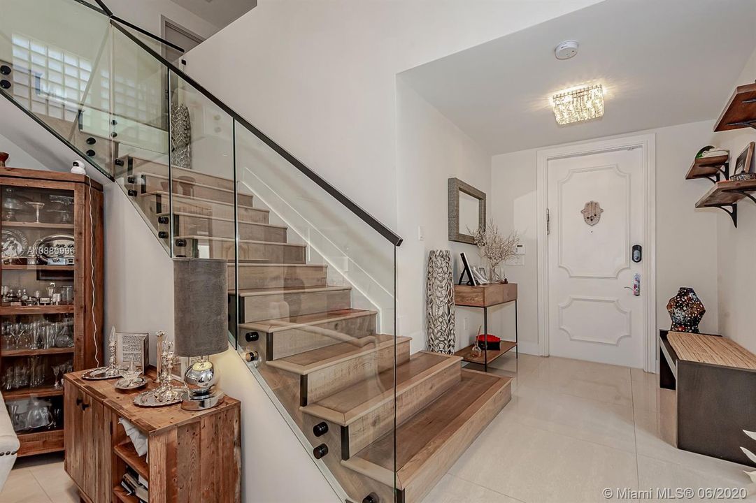 Recientemente alquilado: $5,450 (3 camas, 3 baños, 2378 Pies cuadrados)