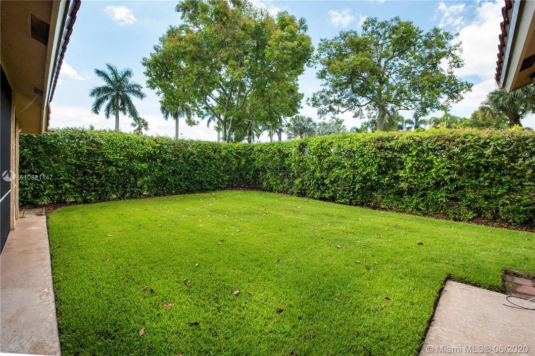 Недавно продано: $440,000 (3 спален, 2 ванн, 2029 Квадратных фут)