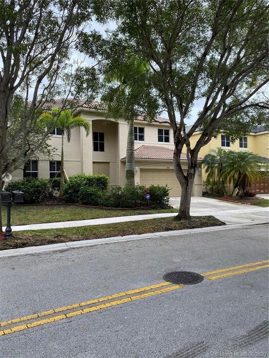 Recently Rented: $3,900 (6 beds, 4 baths, 3092 Square Feet)