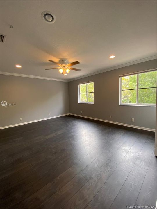 Recently Rented: $3,900 (6 beds, 4 baths, 3092 Square Feet)
