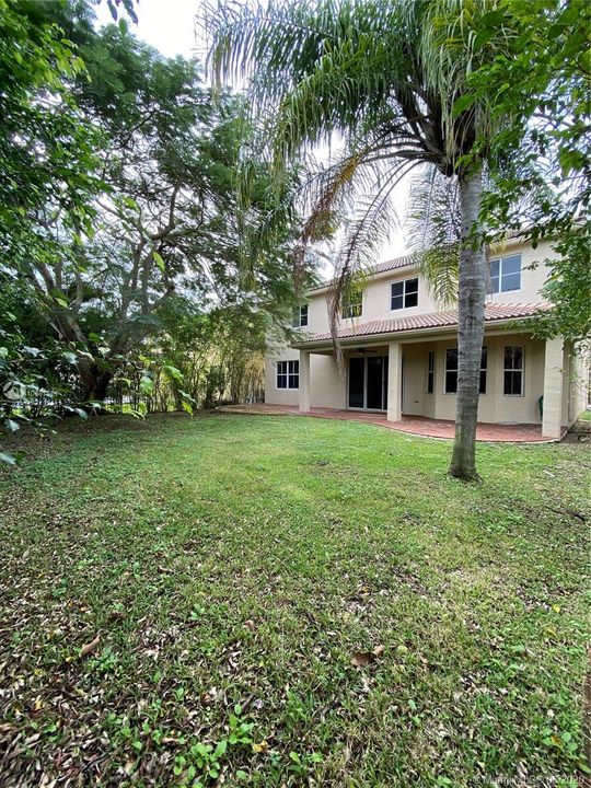 Recently Rented: $3,900 (6 beds, 4 baths, 3092 Square Feet)