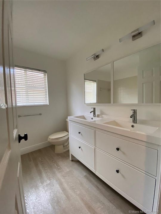 Recently Rented: $3,900 (6 beds, 4 baths, 3092 Square Feet)