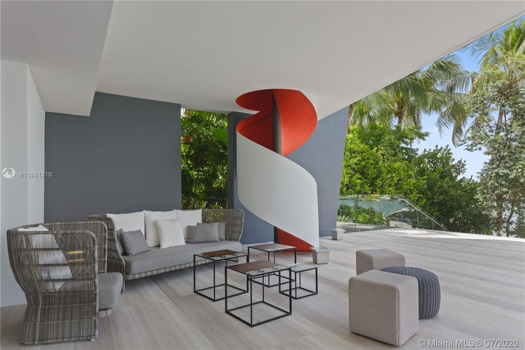 Recently Sold: $27,990,000 (5 beds, 5 baths, 10754 Square Feet)