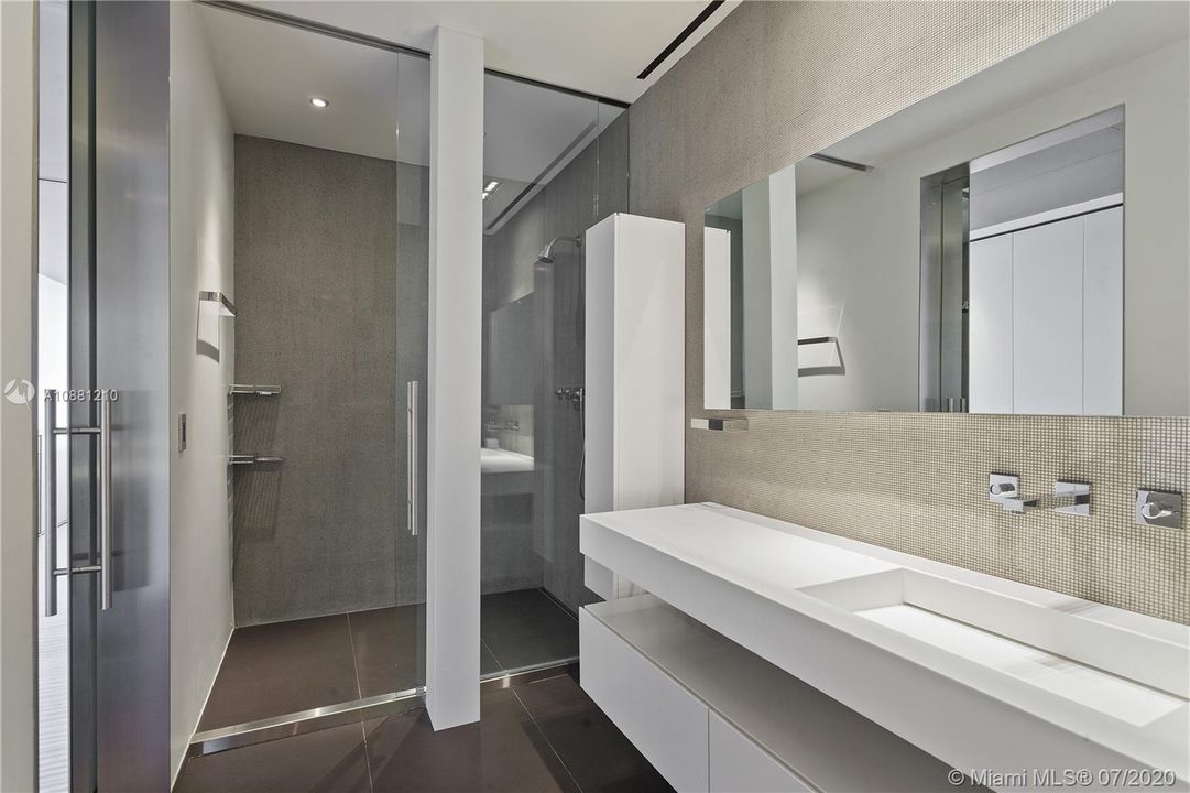 Recently Sold: $27,990,000 (5 beds, 5 baths, 10754 Square Feet)