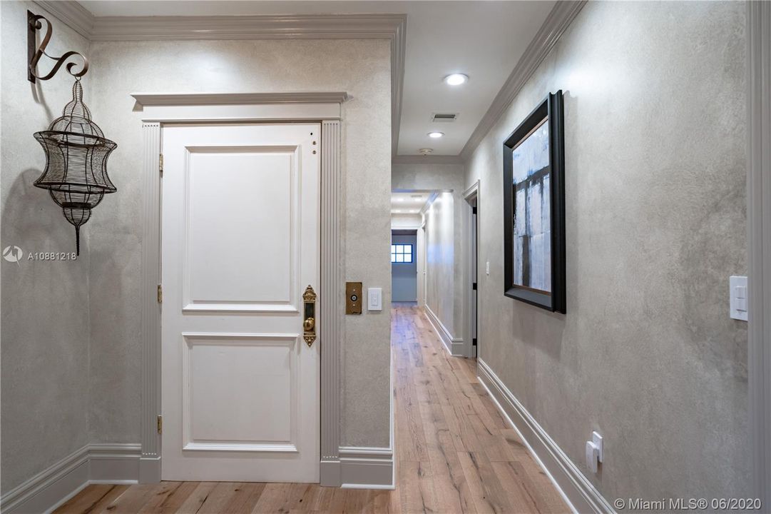 Vendido Recientemente: $3,195,000 (7 camas, 8 baños, 5713 Pies cuadrados)