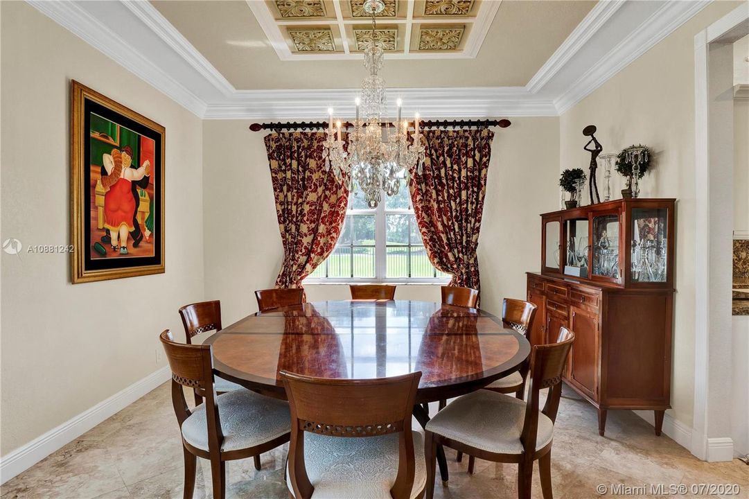 FORMAL DINING ROOM