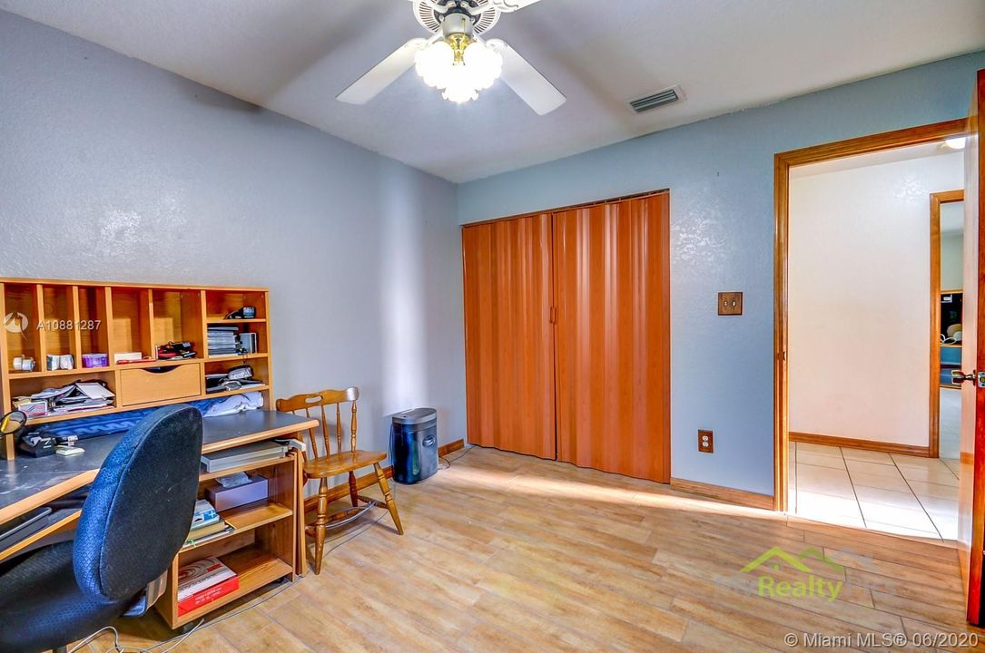 Recently Sold: $389,900 (3 beds, 2 baths, 1654 Square Feet)
