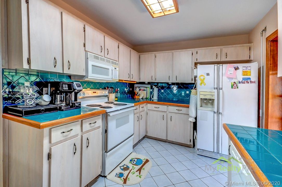 Recently Sold: $389,900 (3 beds, 2 baths, 1654 Square Feet)