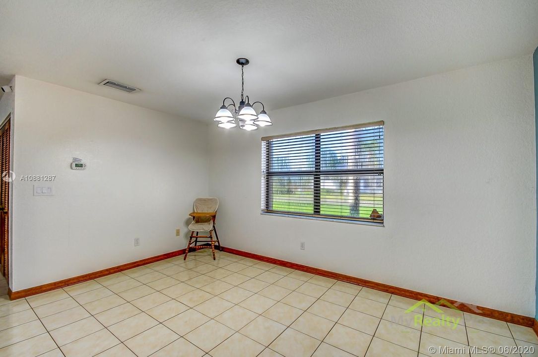 Recently Sold: $389,900 (3 beds, 2 baths, 1654 Square Feet)