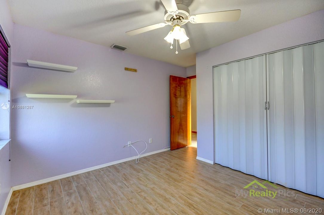 Recently Sold: $389,900 (3 beds, 2 baths, 1654 Square Feet)
