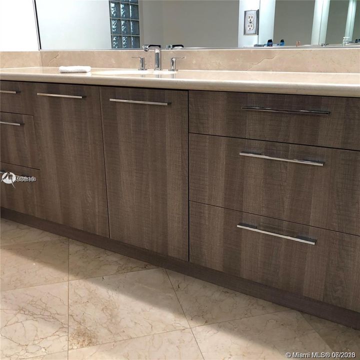 Недавно арендовано: $6,700 (4 спален, 4 ванн, 3648 Квадратных фут)