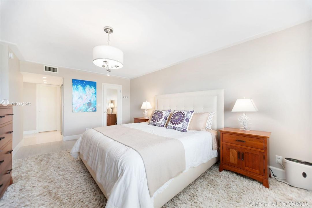 Recently Sold: $774,900 (2 beds, 2 baths, 1500 Square Feet)